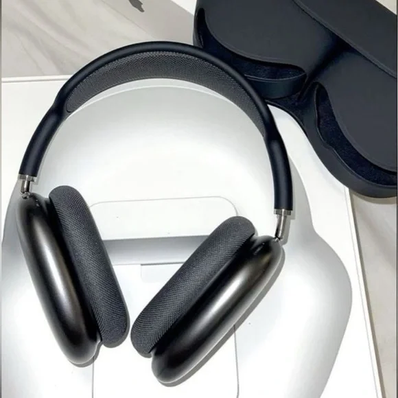 Apple Airpods Max Headphones